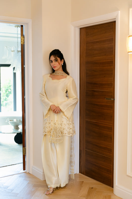 Butter yellow floral set