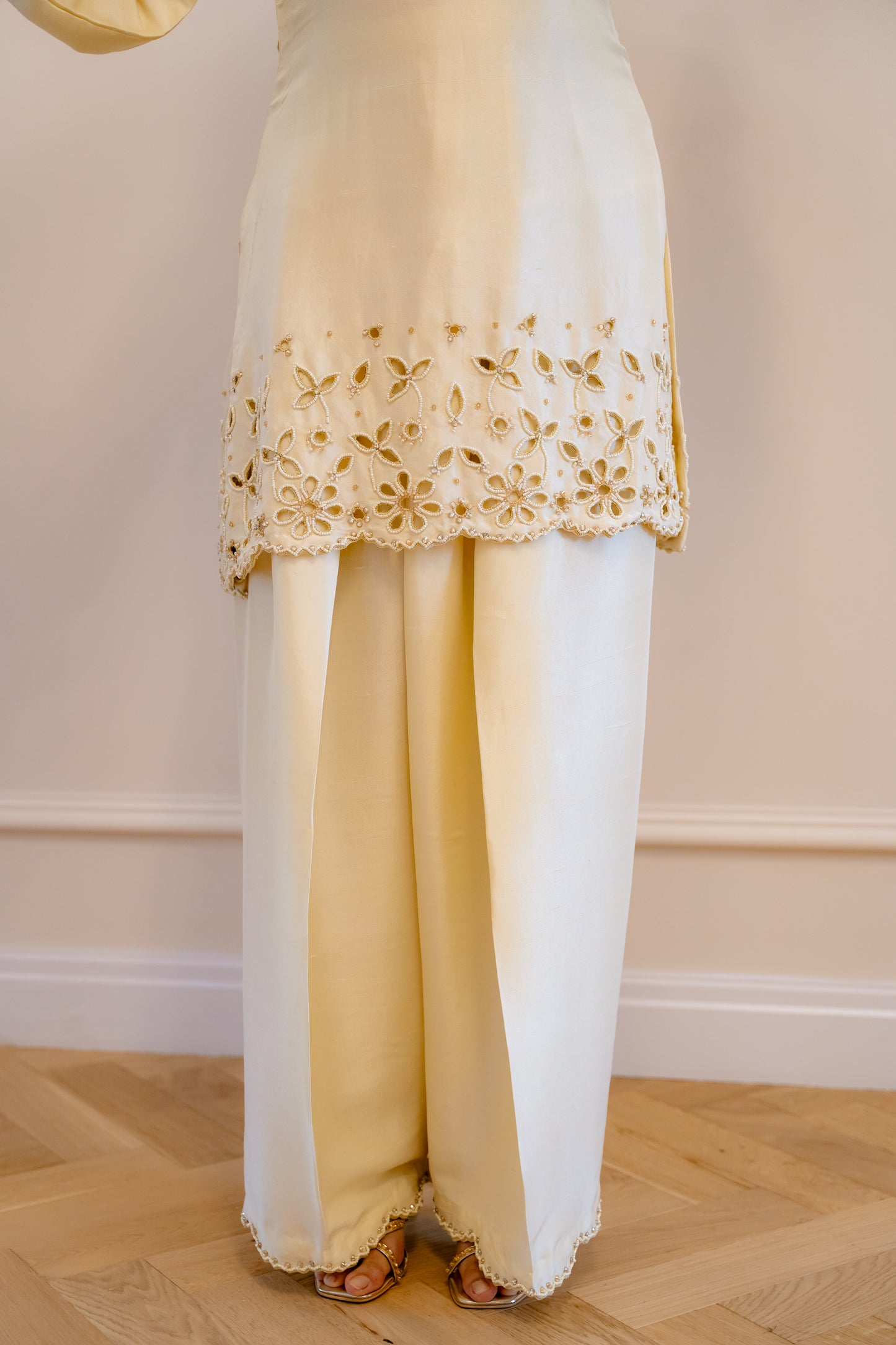 Butter yellow floral set